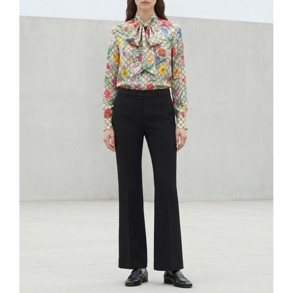 Gucci 2015 Black Flare Trousers IT 42 US 6 Silk Lined Quiet Luxury
